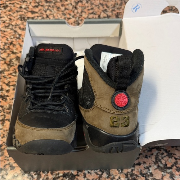 Nike Kids Black and Tan Sneakers - Picture 2 of 6